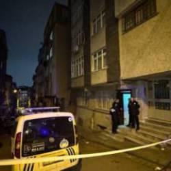 İstanbul'da kolonları çatlayan 38 yıllık bina boşaltıldı