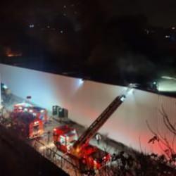 İstanbul'da zincir markette yangın!