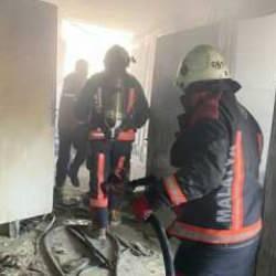 Malatya'da işçilerin kaldığı 3 konteyner yandı