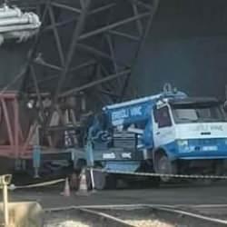 Vin&ccedil; iş&ccedil;ilerin &uuml;zerine devrildi: 1 &ouml;l&uuml;, 1 yaralı