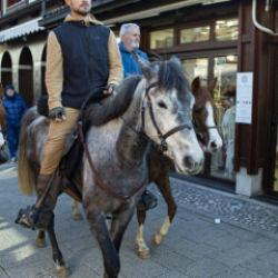 5 asırlık hac g&uuml;zergahını takip ettiler: At sırtında End&uuml;l&uuml;s&rsquo;ten Mekke&rsquo;ye!