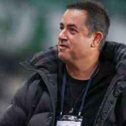 Acun Ilıcalı'dan Galatasaray'a çağrı!