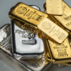 Altın ve gümüşte yeni zirveler bekleniyor! "3.200 doları aşabilir"