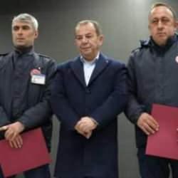 Bolu 78 kişiye mezar oldu: Tanju Özcan itfaiye personeline ‘Hizmet Şeref Belgesi’ verdi