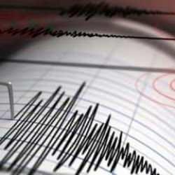 Ege beşik gibi sallanıyor! Bir saatte 4'ün üzerinde 3 deprem meydana geldi