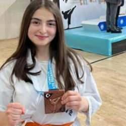 Genç karateci Büşra Bakar'dan bronz madalya!