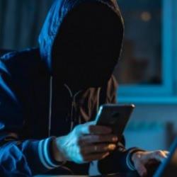 Kredi notunu yükseltirken hayatı karardı: Tıkladığı ilanla milyonlarca lirasından oldu!