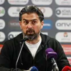 İlhan Palut, basın toplantısında transferi duyurdu! 