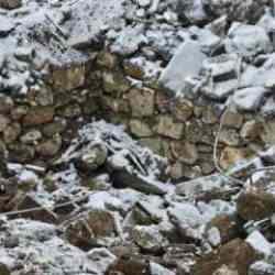 Rezerv alanında 2 bin yıllık sur duvarı bulundu