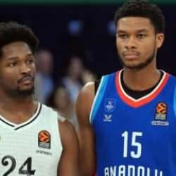 Seyirci itici güç oldu! Anadolu Efes, Real Madrid'i dize getirdi