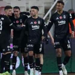 Kartal 3 puan hasretini sona erdirdi! Sivasspor'u 2 golle geçti