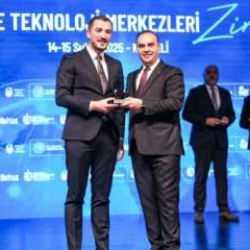 Bakan Kacır'dan Konya Bilim Merkezi'ne 'En iyi yenilik&ccedil;i uygulamalar' &ouml;d&uuml;l&uuml; 