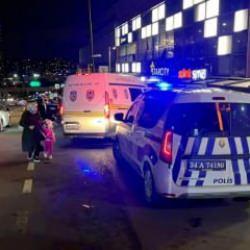 Bah&ccedil;elievler'de hareketli anlar: AVM &ouml;n&uuml;nde silahlı saldırı!