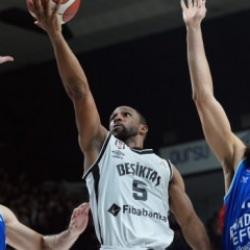 Beşiktaş Fibabanka, Anadolu Efes'i eleyerek Dörtlü Final'e yükseldi!