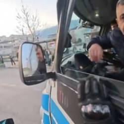 Bursa’da ‘lan’ kavgası! El frenini çekip araçtan indi
