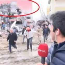 Canlı yayında yıkılan binadan kurtarılan &Ouml;mer: Eşimin cansız bedeniyle kaldım