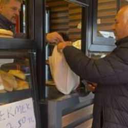 Ekmeği 7 buçuk TL'ye satıyor! Dar gelirlinin dostu