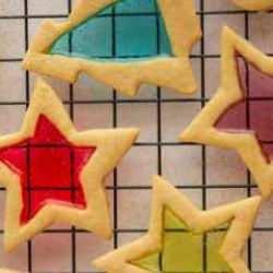 Hafta sonu eğlencesi: Rengarenk vitray kurabiye tarifi