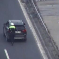 Polisin o hareketi takdir topladı! Bakan Yerlikaya'da ona kayıtsız kalamadı