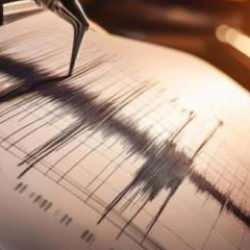 Son dakika: Az &ouml;nce yine sallandı! B&ouml;lge beşik gibi peş peşe depremler...