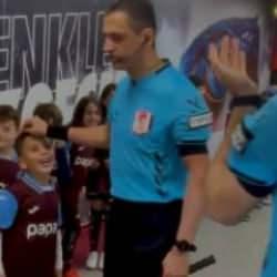 Trabzonsporlu çocuktan hakem Mehmet Türkmen'e 'Adalet' çağrısı!