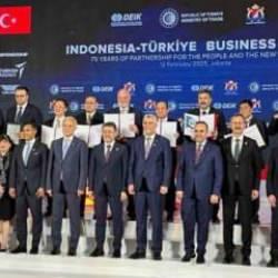 Endonezya'da kritik anlaşma! Türk devleri imzayı attı