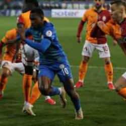 Galatasaray'ı Rize'de kabustan Osimhen uyandırdı