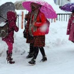 Eğitime kar engeli! Valilikler a&ccedil;ıkladı, okullar tatil edildi
