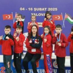 Esenler Altınayak Spor'dan şampiyonaya damga! 8 birincilik 10 madalya