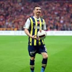 Mert Hakan'dan annesine! "Kırmızı kalp kullanmıyoruz"