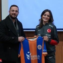 Milli futbolcular gençlere ilham oldu