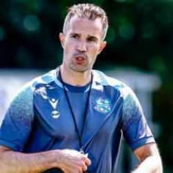  Robin van Persie, Avrupa devinin başına geçiyor