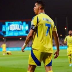 1000'e 75 kaldı! 40'lık Ronaldo'dan muhteşem gol