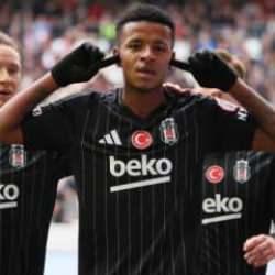 Beşiktaş'ta kriz! Yaptığı paylaşımla gemileri yaktı
