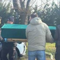 B&uuml;y&uuml;k&ccedil;ekmece'de parkta uyuyan kişi donarak &ouml;ld&uuml;!