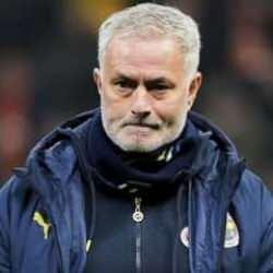 Mourinho'dan Okan Buruk ve sözleşme sorusuna yanıt