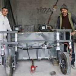 Gören şaşkına döndü! Asansör ustası ve oğlu tarafından yapılan ilginç araç