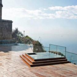 Hıdırlık Kulesi&rsquo;nde arkeolojik buluş: İki yunus balığı heyecanlandırdı