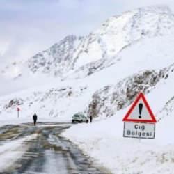 Meteoroloji'den iki b&ouml;lge i&ccedil;in &ccedil;ığ uyarısı! 'Dikkatli ve tedbirli olun'