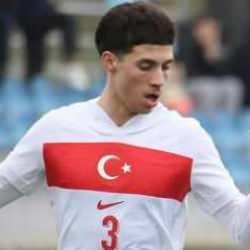 Türk futbolcudan İngiliz ekibine 2 yıllık imza!