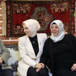 Bakan G&ouml;ktaş, 56 yıllık evli &ccedil;iftin davetini kıramadı