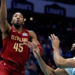 Donovan Mitchell şov yaptı! Cavaliers 1 sayı farkla kazandı