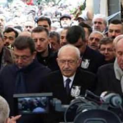 Kılı&ccedil;daroğlu, İmamoğlu ve Muharrem İnce Edip Akbayram&rsquo;ın cenazesinde yan yana