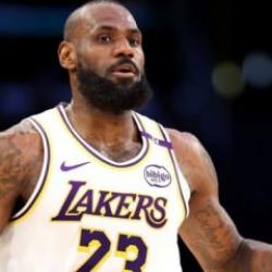 LeBron James, NBA'de bir kez daha tarihe geçti