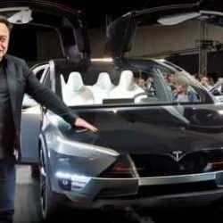 ABD'de Tesla bayileri önündeki yüzlerce göstericiden Elon Musk'a protesto