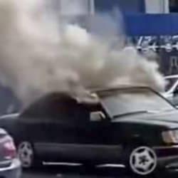 Muayeneden ge&ccedil;emeyen aracını ateşe verdi