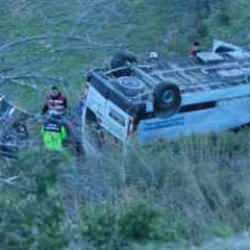 Muğla'da hasta taşıyan minib&uuml;s devrildi: 1 &ouml;l&uuml;, 5 yaralı