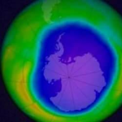 Antarktika’daki ozon deliği iyileşiyor