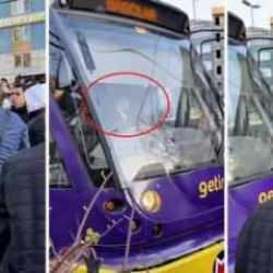 Arıza nedeniyle yolda kalan kadın vatmanın zor anları! Ağlayarak perdeyi kapattı
