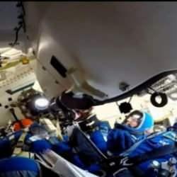 Dünyaya dönüş başladı! 9 ayın ardından ilk kez ayrıldılar...